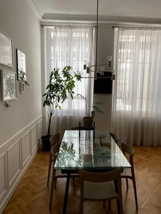 Stunning Family Flat At The Very Heart Of Parigi Appartamento